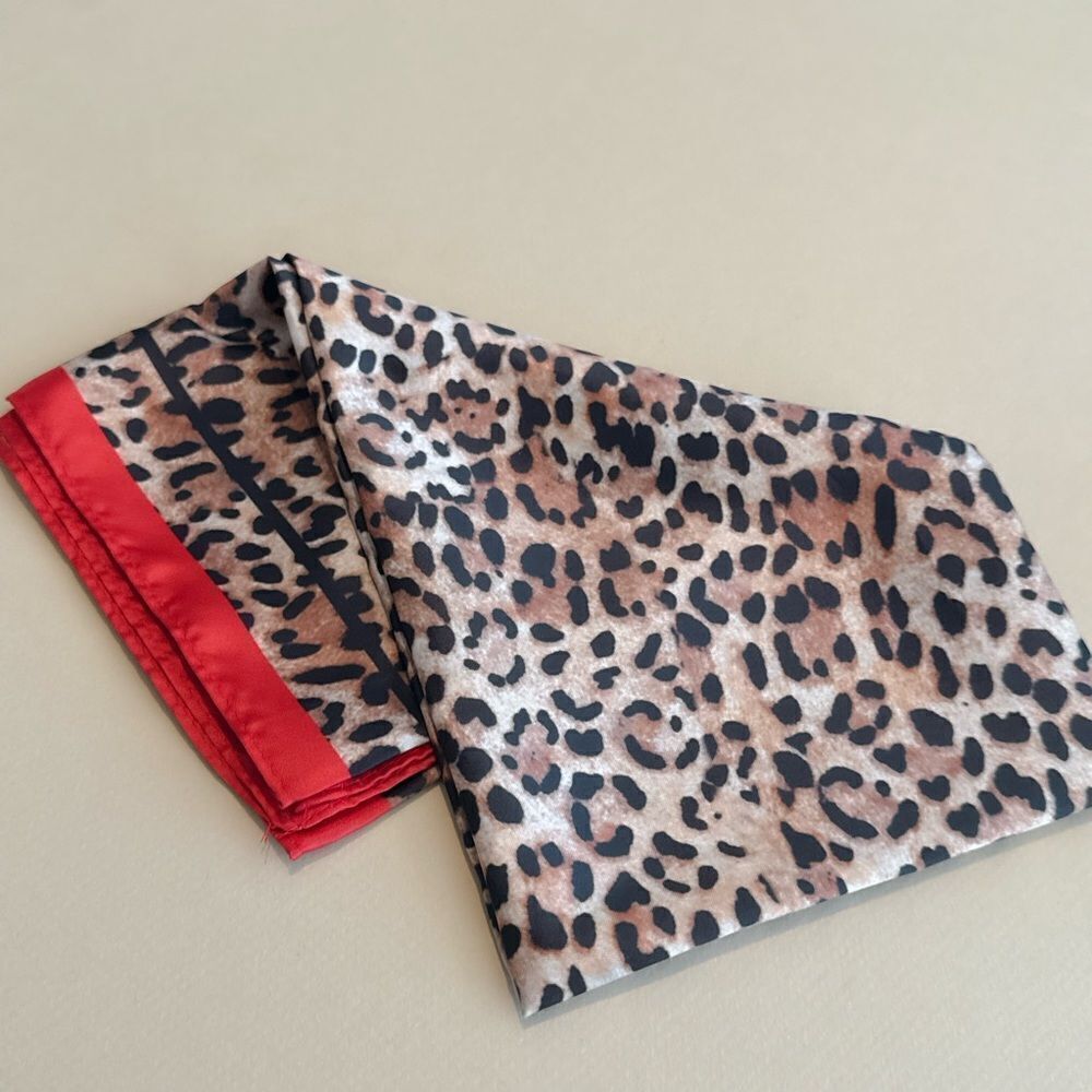 Leopard Print Scarf P30 - Picture 3 of 4